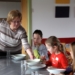 Immer ein Hit: Kochen oder backen mit Kindern