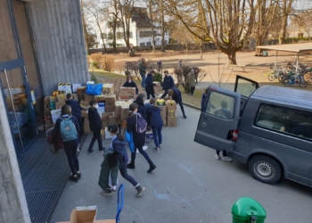 Verladung der Güter beim Sacre Ceur Riedenburg. Foto: Norbert Sieber