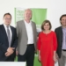 VHS-Direktor Stefan Fischnaller mit Gratulanten Bgm Christian Loacker, Landesstatthalterin Barbara Schöbi-Fink und Bürgermeister Gerd Hölz. Foto: @ Dietmar Mathis