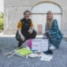 Den Erlös der „Vorarlberger Naturpicknicks“ spendet Bodensee-Vorarlberg Tourismus der inatura Dornbirn. Im Bild: Ruth Swoboda (Direktorin der inatura) und Sabine Spiegel (Bodensee-Vorarlberg Tourismus)