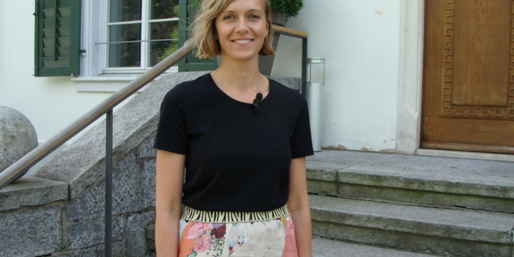 Eva Lingg-Grabher lieferte den Beteiligten des Landesprogramms familieplus Impulse zum Thema Wohnen.