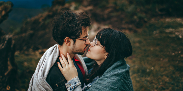 Küssen mit Brille erlaubt! © Pexels