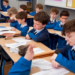 Beispielbild von canva.com nach dem Eingabebefehl: Schüler lernen in der Schule