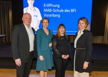 Foto: Jürgen Gorbach. Von links nach rechts: Horst Stürmer, Martina Rüscher, Marina Längle, Eva King
