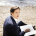 Leo McFall ist seit der Saison 2020/21 Chefdirigent des Symphonieorchester Vorarlberg.

Foto: Benjamin Ealovega