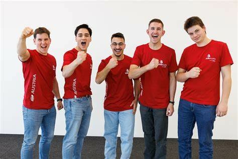 v.l.n.r.: Timo-Nils Theisl (Fliesenleger), Enes Kocabay (Maschinenbau CAD), Berkay Sahin (CNC Fräsen), Stefan Winder (Gartengestalter). flickr/skills austria
