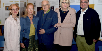 Dkfm. Ing. Walter Fend (M.) mit Begleitung (2. v. l.), den Co-Autoren Dagmar Ullmann-Bautz (l.), Heinz Franziska Ullmann (2. v. r.) sowie Verleger Christof Thöny. Bilder: Gerhard Scopoli