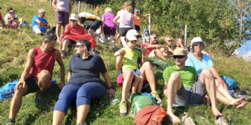 Ein biblisches Bild wie bei der Bergpredigt. Fotos: SV Tisis