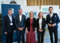 Fotocredit: IV, v.l.n.r.: Sektionschef Christian Holzer, IV-Vize-Generalsekretär Peter
Koren, Klimaschutzministerin Leonore Gewessler, VOEB-Präsidentin Gabriele Jüly,
ARA-Vorstandssprecher Harald Hauke