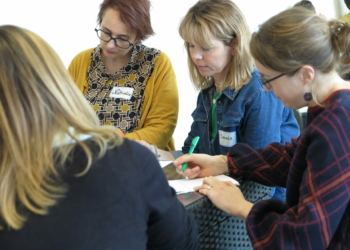 Im micelab:experts in Schaan (FL) beschäftigten sich die Teilnehmer mit Resilienz und definierten persönliche Kraftquellen. Foto: Michael Gleich