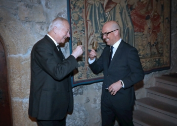 Der Fürst und der Regierungschef: S.D. Landesfürst Hans-Adam II. mit Daniel Risch auf Schloss Vaduz. Fotos: ikr