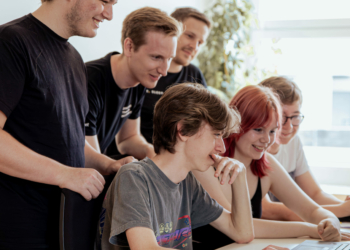 Das Team der HAK Bregenz gewann mit dem Abrechnungstool „voltiqo“ den digBiz Award 2023 in der Vorausscheidung. Foto: Fusonic