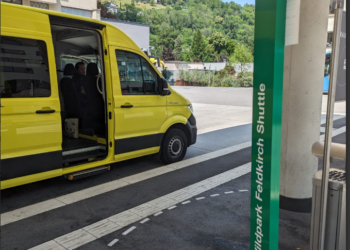 Das Wildpark-Shuttle am Bahnhof Feldkirch. Foto: Stadt