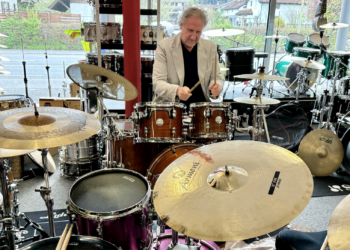 Wolfgang Ludescher in seinem Drumo in Feldkirch. Foto: Bandi Koeck