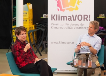 KlimaVOR!, der Verein zur Förderung der Klimaneutralität Vorarlbergs, diskutierte beim Klima-Hock in der Dornbirner Mohrenbrauerei über zukunftsweisende Ernährung und Landwirtschaft. Im Bild: Angelika Stöckler und Matyas Scheibler.