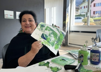 Die Künstlerin Yael Teitler reiste aus der Schweiz an, um neue Techniken auszuprobieren. Foto: Bandi R. Koeck