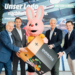 ©Daniel Willinger.jpg
v.l.n.r.: Thomas Maier (Geschäftsführer, ERA), Harald Hauke (Vorstandssprecher, ARA AG), Duracell-Hase, Gregor Weigerstorfer (Sales Dach, Duracell Austria) & Jan Niclas Brandt (CEO, MediaMarkt Österreich) Foto: ARA