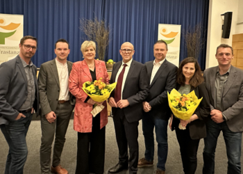 Gemeindevorstand und Bürgermeister (von links nach rechts): Michael Bertsch, Lukas Debortoli, Michaela Gort, Bgm. Walter Gohm, Jürgen Blacha, Andrea Lins-Gabriel und Robert Schöch.
