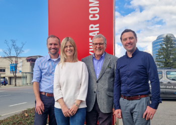 Robert (links) und Richard Waibel (rechts) führen die Workwear- und Promotion-Geschäfte von M7 fort. M7-Gesellschafter Martin Lenz zieht sich aus dem Workwear-Geschäft zurück. Astrid Gehrer bleibt Standortleiterin in Dornbirn.