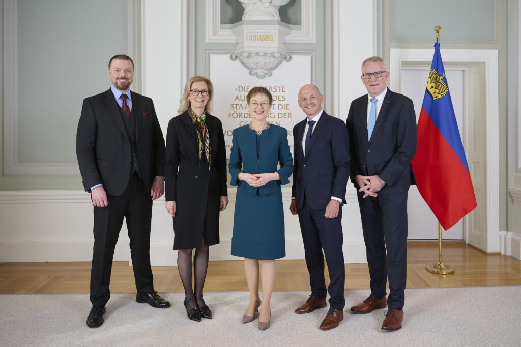 Die neue Regierung: Regierungsrat Emanuel Schädler, Regierungschefin-Stellvertreterin Sabine Monauni, Regierungschefin Brigitte Haas, Regierungsrat Hubert Büchel, Regierungsrat Daniel Oehry.