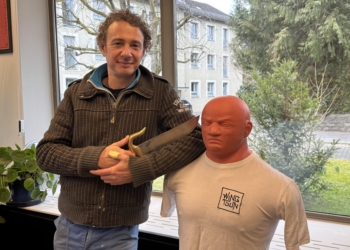 Sifu Günter König in seiner Schule in Tisis. Foto: Bandi R. Koeck