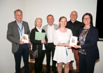 Norbert Schnetzer, Regina Pichler, Meinrad Pichler, Martin Wieland (Druckerei Thurnher) sowie Stefanie Kollmann-Obwegeser (Gemeindearchiv Rankweil) und Katharina Wöß-Krall © Mathis Fotografie