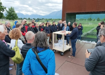 Thomas Schallert vom Verein der römischen Geschichte und Kultur Vorarlbergs präsentierte den Teilnehmenden des Rankweiler Vereinsstammtisches spannende Einblicke in die Geschichte der antiken Siedlung in Brederis. © Marktgemeinde Rankweil