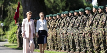 Regierungschefin Brigitte Haas weilte am Montag, 11. August 2025 auf Einladung von Bundespräsidentin Karin Keller-Sutter, Vorsteherin des Eidgenössischen Finanzdepartments, zu einem offiziellen Arbeitsbesuch in Bern. Foto: IKR
