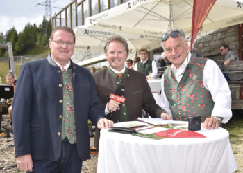 Anton Aschbacher (GF Klimaberg), Klaus Tschaitschmann (ORF Radio Kärnten) und Wolfgang Hinteregger (Klimaberg-Pionier und Hinteregger Hotels) 
Copyright: Roland Holitzky