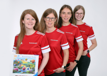 Fiebern der Spped-Puzzle-WM entgegen: Dreifachstaatsmeissterin Verena Klauser, Karin Klauser, Simone Reicht und Magdalen Greunz (v.l.nr.r.). Fotos: Ravensburger