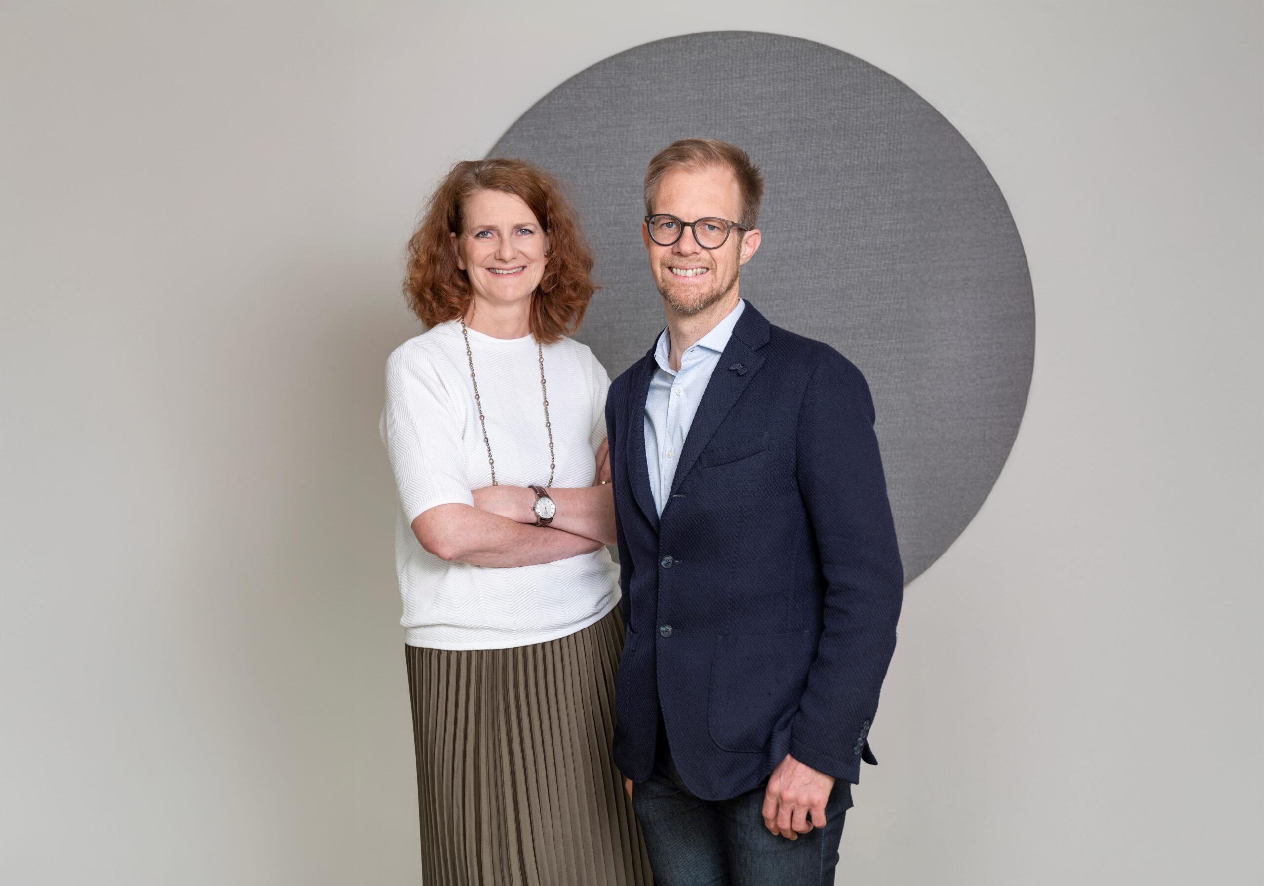 Alexandra Wucher und Simon Burtscher-Mathis vom Vorarlberger Kinderdorf. Quelle: Kinderdorf