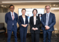 Moderator Himamauli Das; Regierungschefin Brigitte Haas; Jerry Zhang, Global Co-Head Financial Institutions Coverage, Standard Chartered Bank und Sebastien de Brouwer, Stv. CEO des Europäischen Bankenverbands. Bild: IKR/CHRIS FERENZI