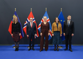 Sabine Monauni, Regierungschefin-Stellvertreterin Liechtenstein, Espen Barth Eide, Aussenminister Norwegen, Þorgerður Katrín Gunnarsdóttir, Aussenministerin Island, Marie Bjerre, Europaministerin Dänemark, Valdis Dombrovskis, EU-Kommissar für Wirtschaft und Produktivität, Umsetzung und Vereinfachung. Bildrechte: EU/FRANCOIS LENOIR