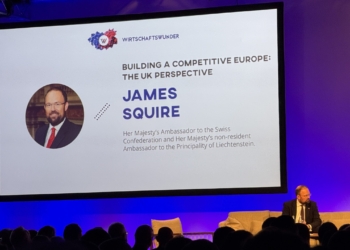 Als zweiter Redner trat der britische Botschafter für die Schweiz und Liechtenstein, James Squire, auf. Fotos: Bandi R. Koeck