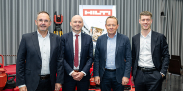 LIHK-Präsident Klaus Risch; Wirtschaftsminister Hubert Büchel; Verwaltungsratspräsident der Hilti Aktiengesellschaft Christoph Loos; LIHK-Geschäftsführer Maximilian Rüdisser. Bildcredits: Julian Konrad