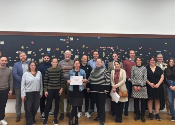 Erfolgreiche Absolventinnen und Absolventen zusammen mit Walter Hagen, Präsident LHGV, Sandro D'Elia Vorsitzender Prüfungskommission, Tobias Thöny, Amt für Volkswirtschaft. Credits: IKR