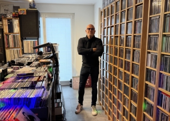 Der Mann der 50.000 Tonträger: DJ Fred Dee. Foto: Bandi Koeck