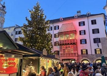 Weihnachtsmarkt beim Goldenen Dachl in Innsbruck. Foto: Bandi Koeck