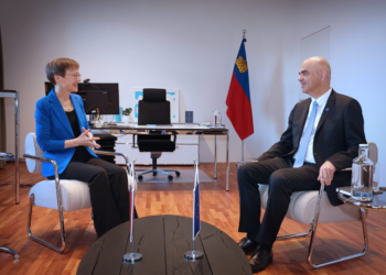 Regierungschefin Brigitte Haas und Alain Berset, Generalsekretär des Europarats beim Höflichkeitsbesuch. (Quelle: IKR/Roland Korner)