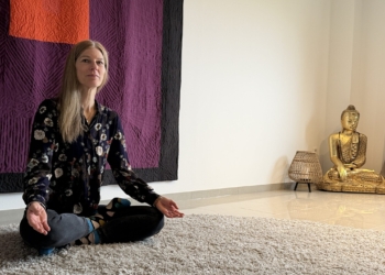 Heike Leuchter liebt und lebt Yoga. Fotos: Bandi Koeck