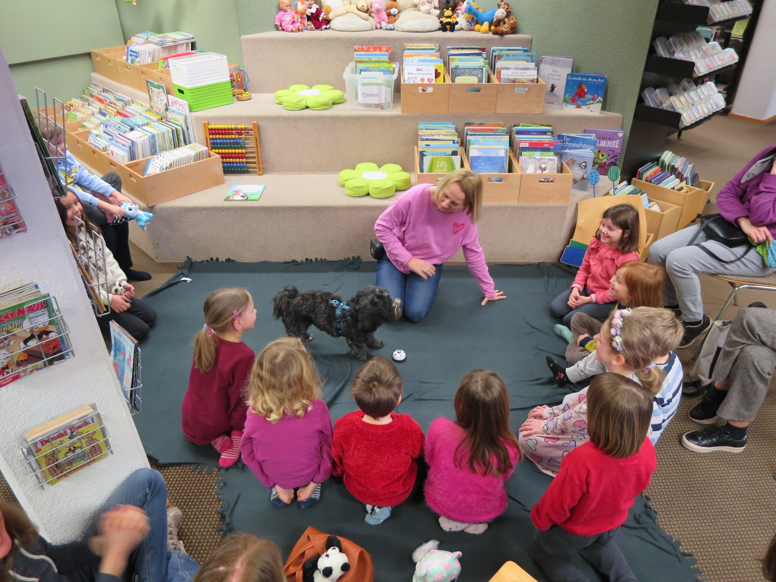 Lesung mit Hund in der Bibliothek © Marktgemeinde Rankweil