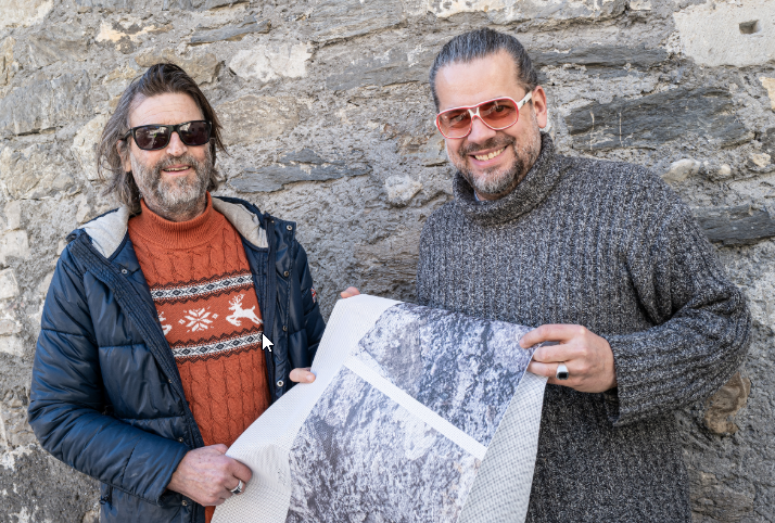 Thomas A. Rauch und Alexander Ess vor dem Feldkircher Pulverturm. Foto: RatAess