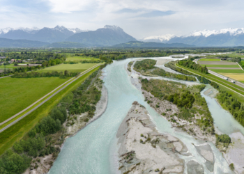 Hochwasserschutzprojekt Rhesi: Visualisierung des Rheins im Bereich der Frutzmündung, Blickrichtung Süden.
Copyright: Hydra/IRR,