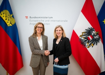 Regierungschefin-Stellvertreterin Sabine Monauni mit Bundesministerin Beate Meinl-Reisinger. Foto: BMEIA/Michael Gruber