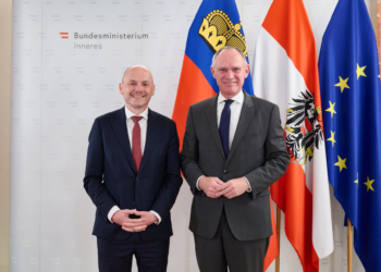 Regierungsrat Hubert Büchel wurde von Bundesminister Gerhard Karner in Wien empfangen. Foto: BMI
