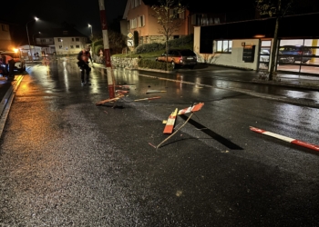Selbstunfall bei der Baustellenabschrankung in der Fallsgasse in Eschen. Foto: Landespolizei