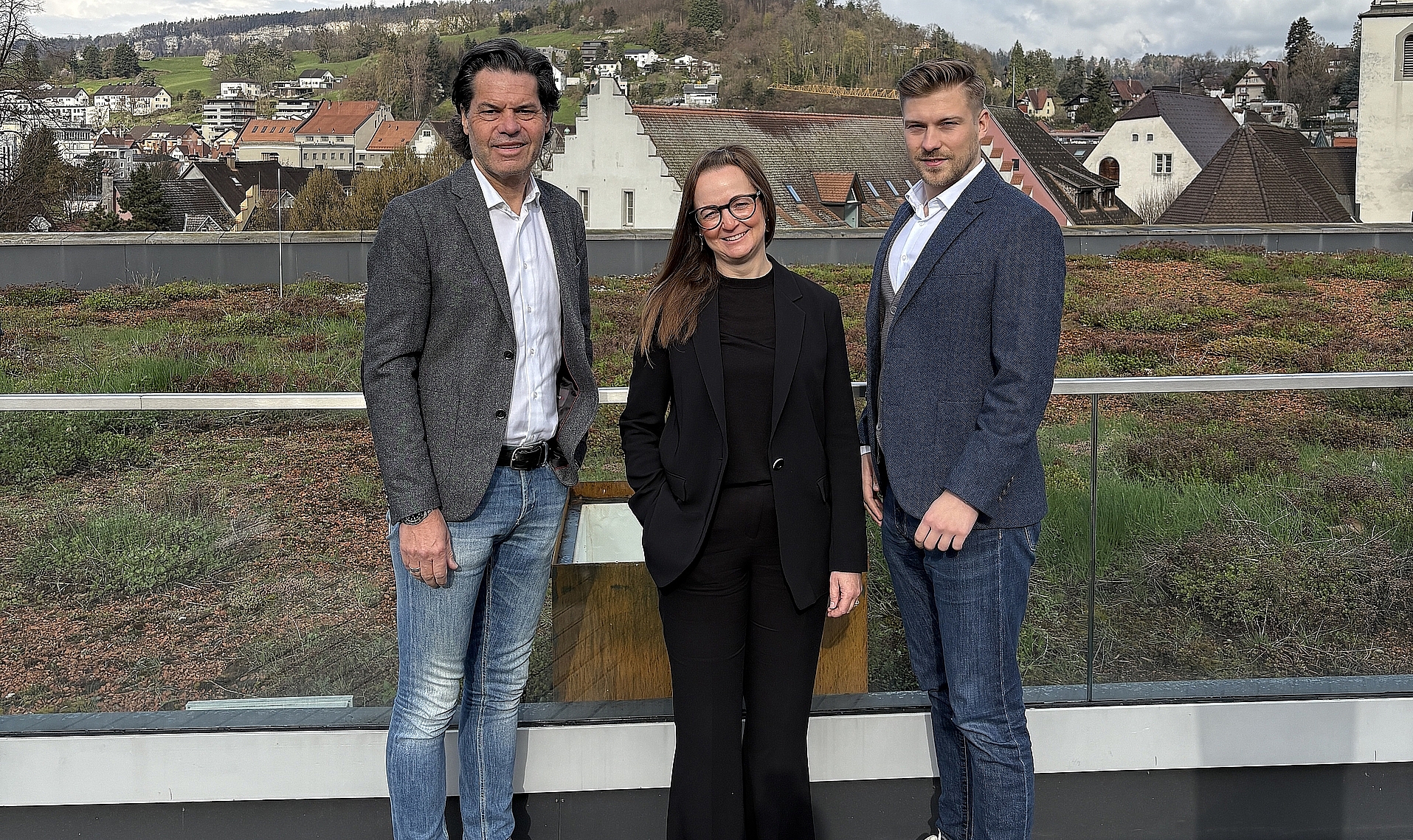 (v.l.n.r.): Bürgermeister Manfred Rädler, Geschäftsführerin Stefanie Thurner, Stadtrat Wolfgang Flach. Foto: Stadt FK