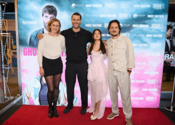 (v.l) Schauspielerin Franziska Machens, Hauptdarsteller und Produzent Philippe Reinhardt, Hauptdarstellerin Aliyah Acar und Regisseur Erkan Acar (Bildcredit: Aline Gerber)