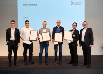 LIHK-Geschäftsführer Maximilian Rüdisser; Christian Frei, Umicore Thin Film Products AG; Erich Trinkler, FMA Mechatronic Solutions AG; Matthias Hübner, Optics Balzers AG; Thomas Hupp; NTi Audio AG; LIHK-Präsident Klaus Risch. Foto: Michael Zanghellini