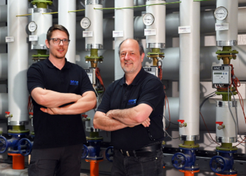 (im Bild v.l.n.r.: Harald Peter, neuer Mitarbeiter in der Technischen Leitung des Kunert Industrieparks, Harald Wohlgenannt, Technischer Leiter des Kunert Industrieparks).
Copyright: Kunert Industriepark